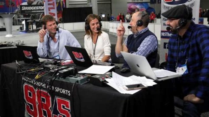 How much do sports talk radio hosts make?