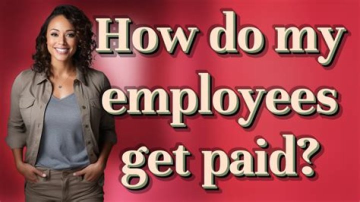 How much do Tiffany employees get paid?