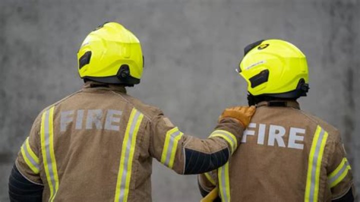 How much does a fire man earn UK?