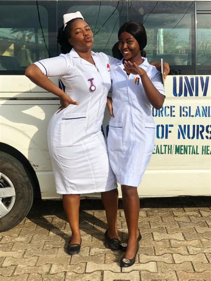 What do nurses major in college?