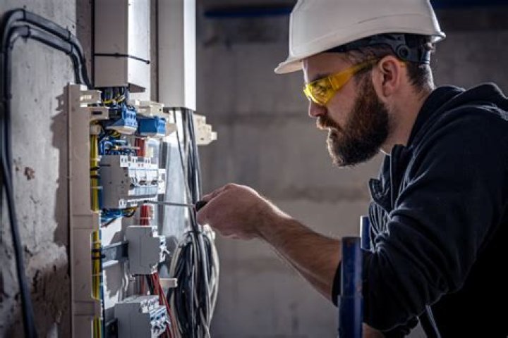 What is the pay scale of an Electrical Engineer?