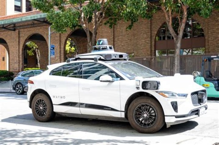 What kind of cars do bankers drive?
